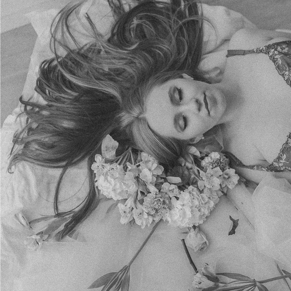 Meet your Posher, Sophia - Picture 1 of 1